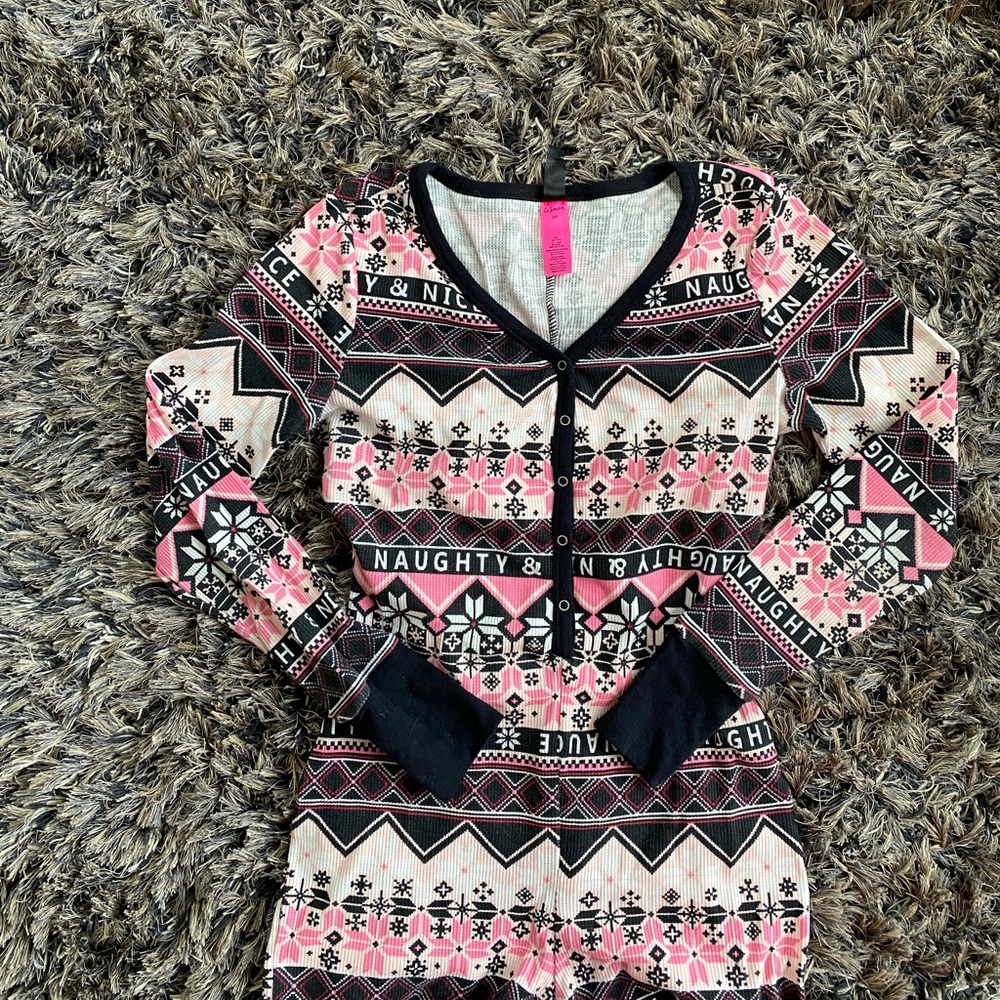 ✨2 for 1✨ One Piece Lounge Wear (SIZE S) - Picture 7 of 8